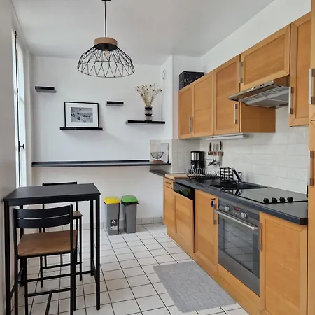 Apartment Duplex Au Coeur De I Perfect Location On Main Street