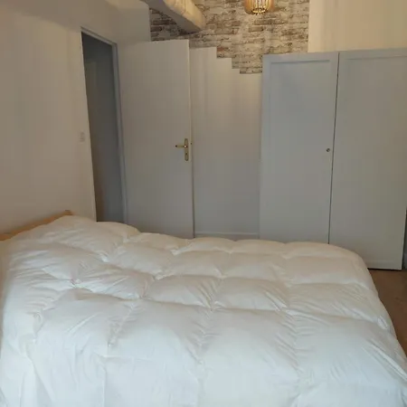 Apartment Duplex Au Coeur De I Perfect Location On Main Street